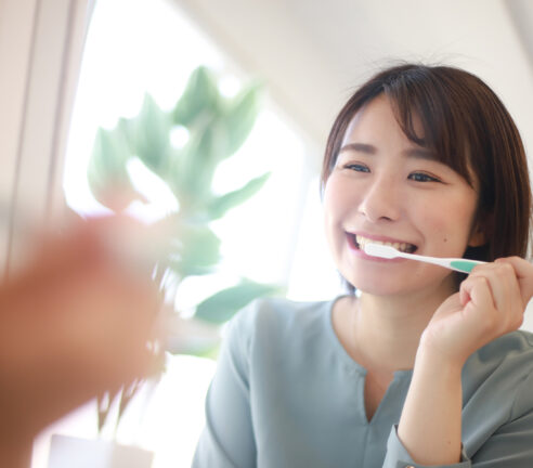 歯ぐきが下がる理由と対策を歯科医が解説